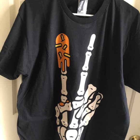 Johnny Cupcakes - Cupcakes from the Crypt - Picture 1 of 3